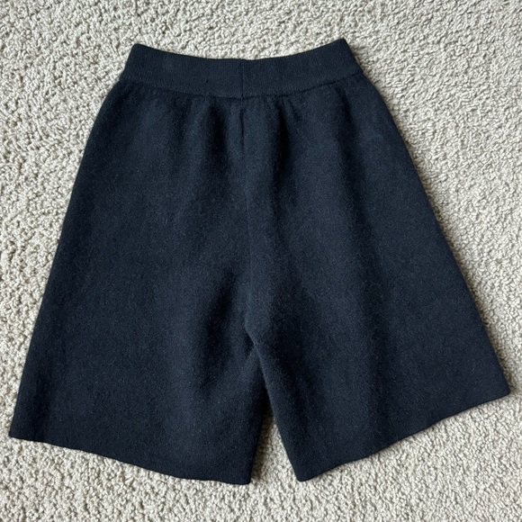 Lisa Yang The Maris Cashmere Shorts - Picture 2 of 4
